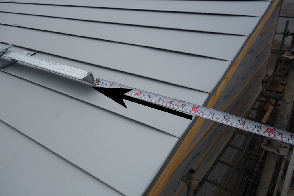 屋根雪止めのバック