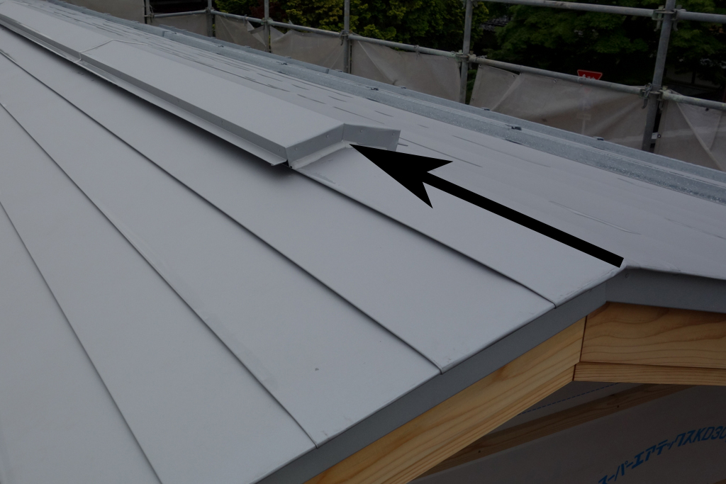 屋根棟換気のバック